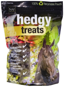NAF Hedgy Treats 1kg - smaczki dla koni o smaku jeżynowym cukierki